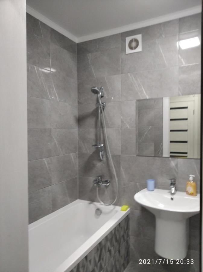 Жк Версаль Парк Apartman Irpiny Kültér fotó